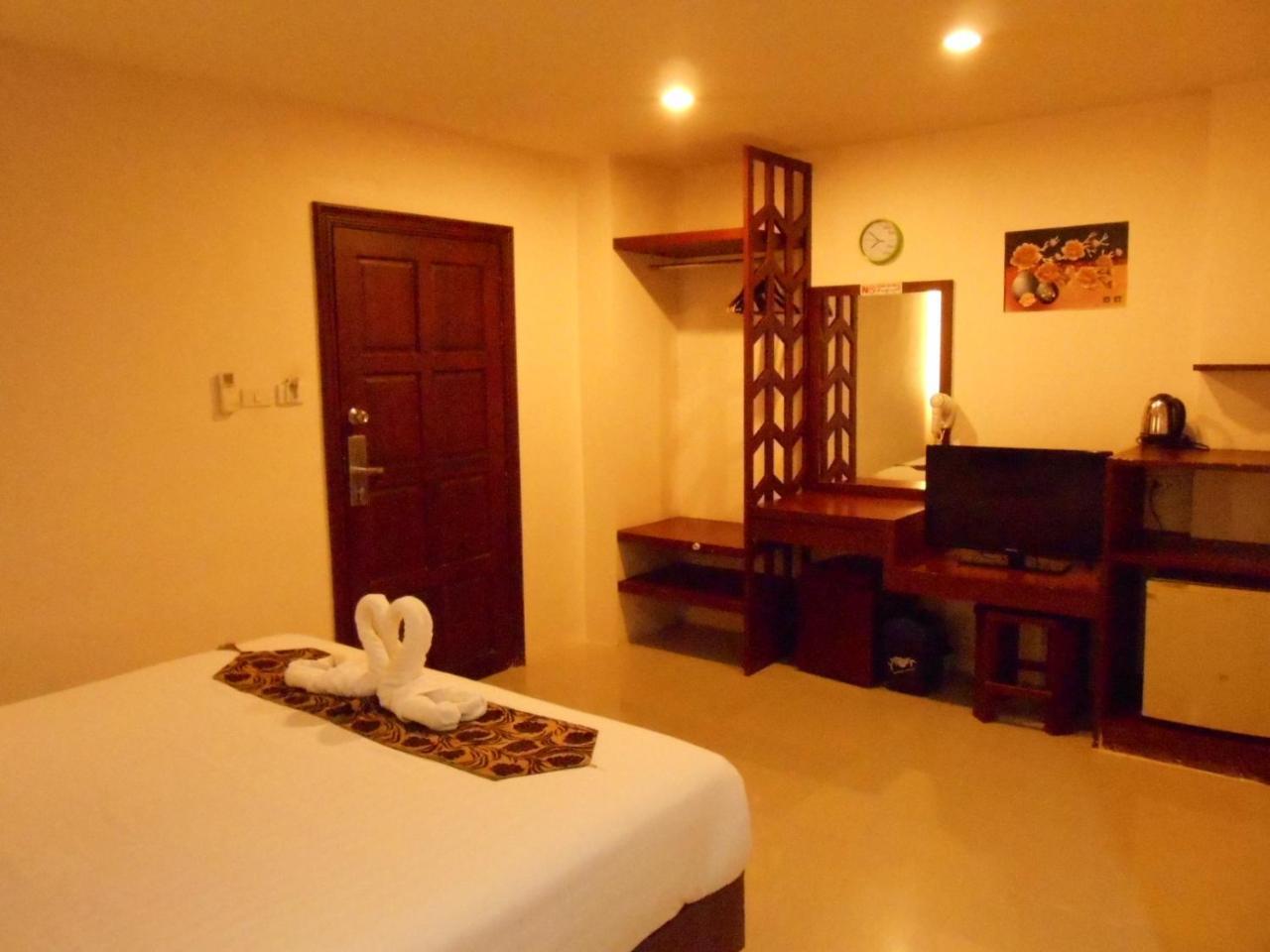 7 Sky Residency Hotel Patong Kültér fotó