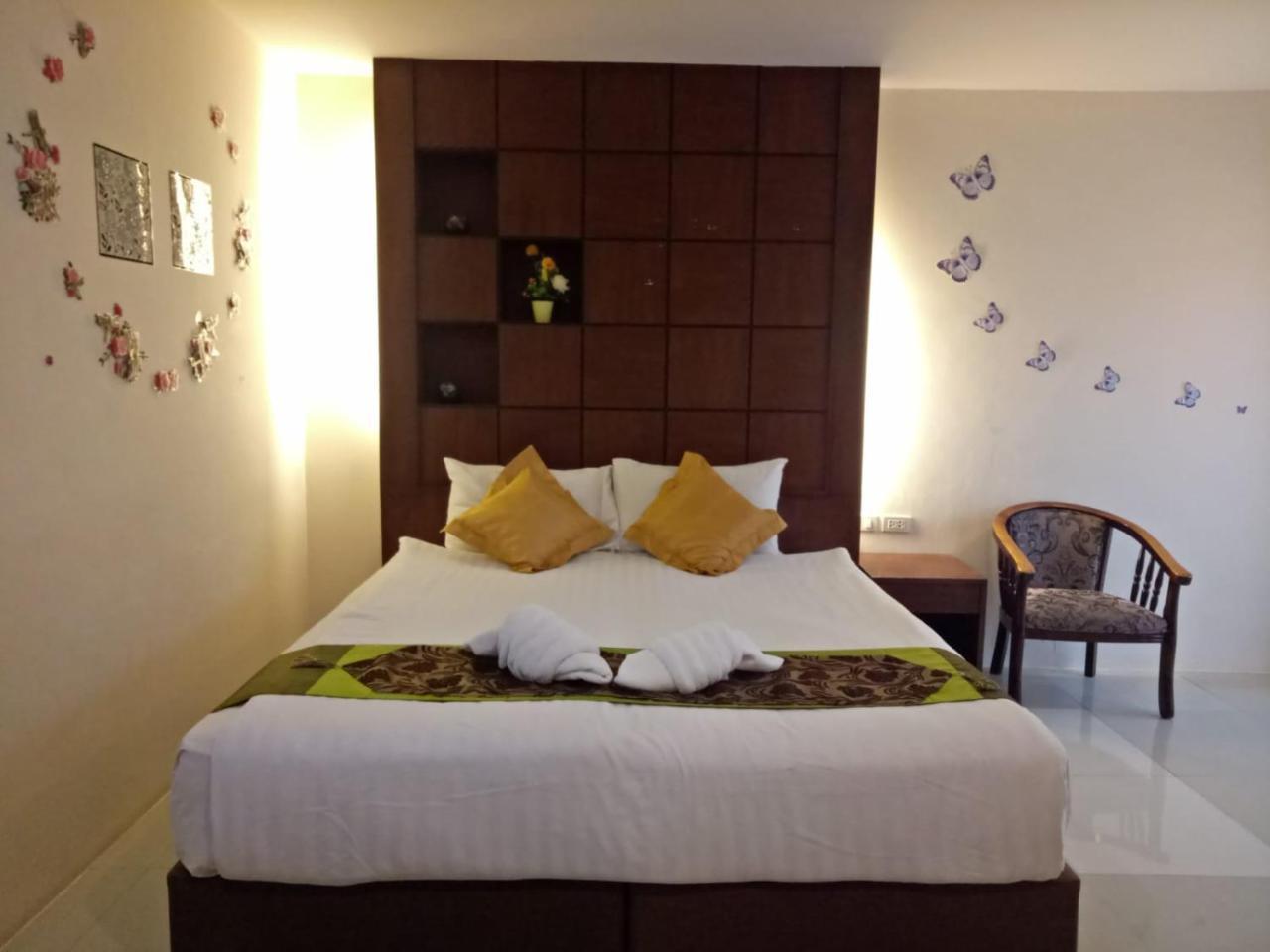 7 Sky Residency Hotel Patong Kültér fotó