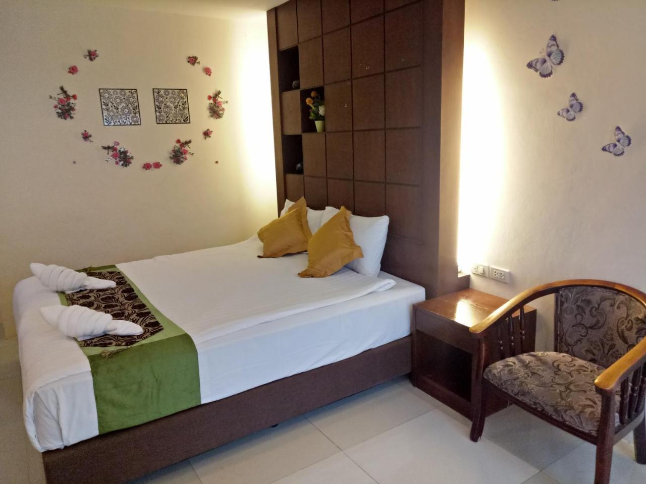 7 Sky Residency Hotel Patong Kültér fotó